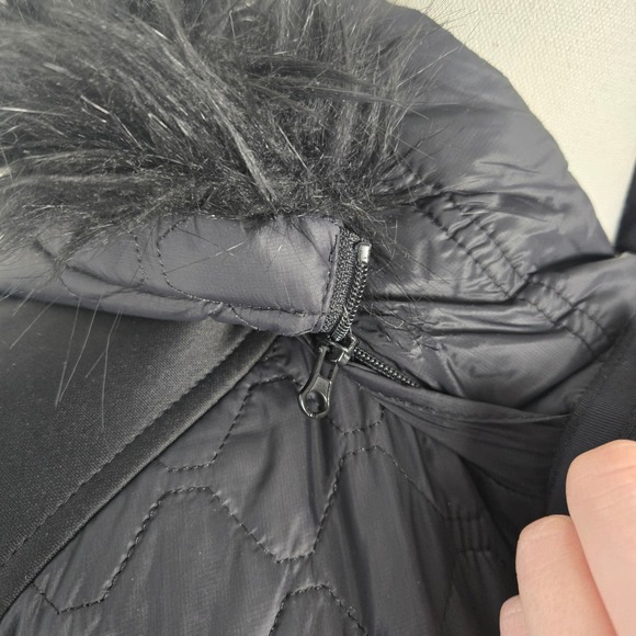 Michael‎ Kors Women Black Quilted Puffer Jacket Hooded Faux Fur Trim Gold Logo M - Picture 11 of 14